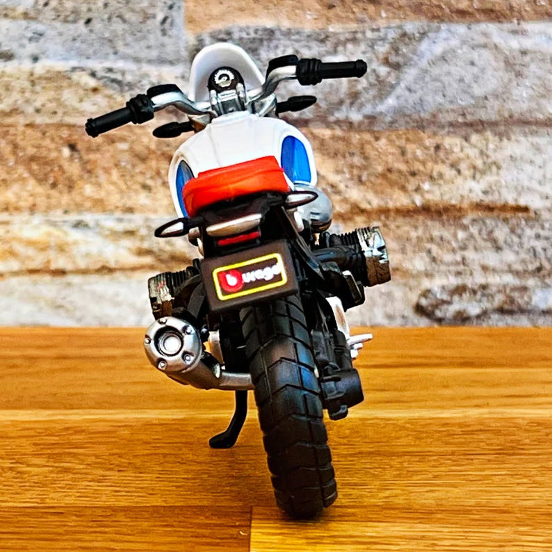 Bburago - 1 : 18 Diecast Scale Model - Official Licensed Product - BMW R nineT Urban GS