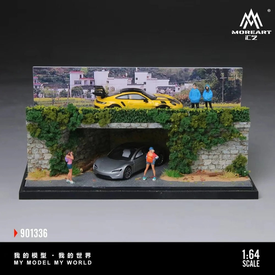 MoreArt 901336 Stone Tunnel Diorama Scene with Figures 1:64 Scale