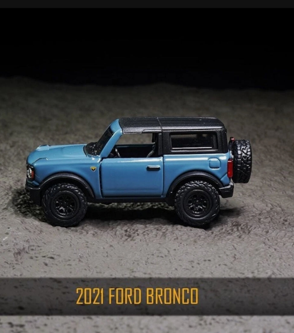 Official Bburago 2021 Ford Bronco - 1 : 64 Diecast Scale Model