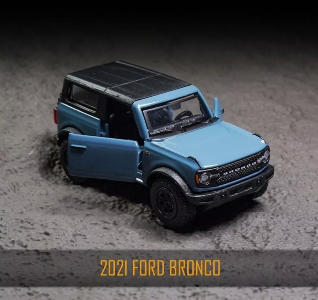 Official Bburago 2021 Ford Bronco - 1 : 64 Diecast Scale Model