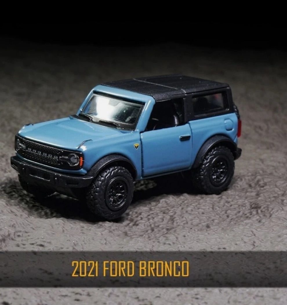 Official Bburago 2021 Ford Bronco - 1 : 64 Diecast Scale Model