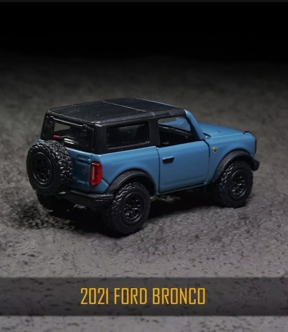 Official Bburago 2021 Ford Bronco - 1 : 64 Diecast Scale Model