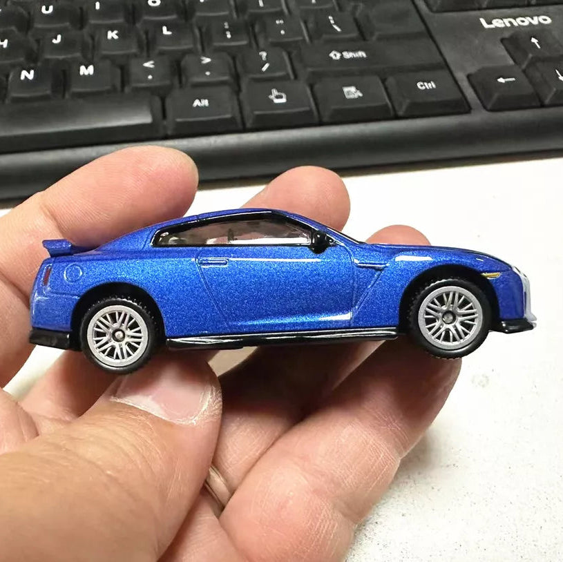 Scale 1 : 64 CCA Nissan GT-R (R35) Diecast Metal Model Car