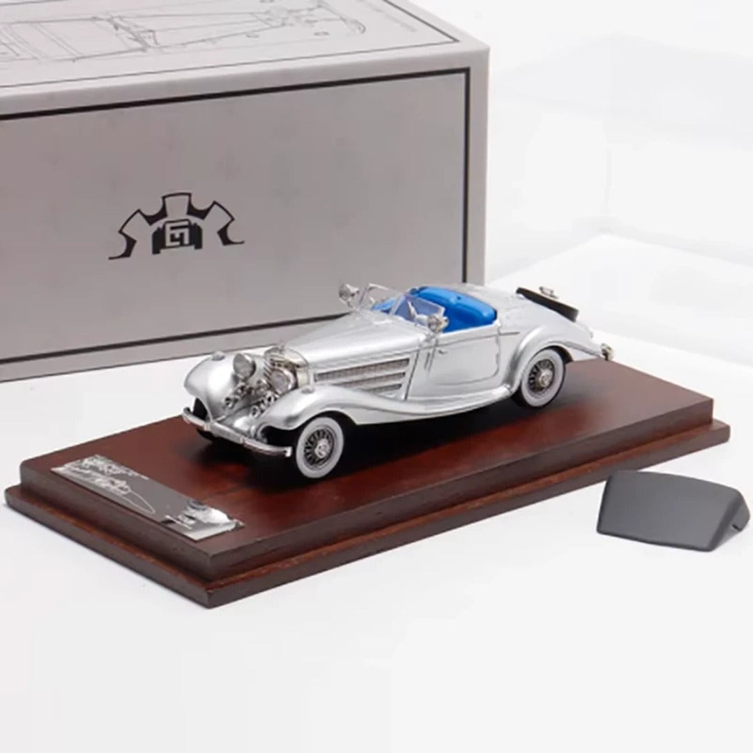 Liberty 64 1936 Mercedes-Benz 500 K Spezial Roadster diecast model car silver collector's presentation box with wooden display base