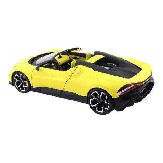 Bburago - 1 : 18 Diecast Scale Model -  Official Licensed Product - Bugatti Mistral