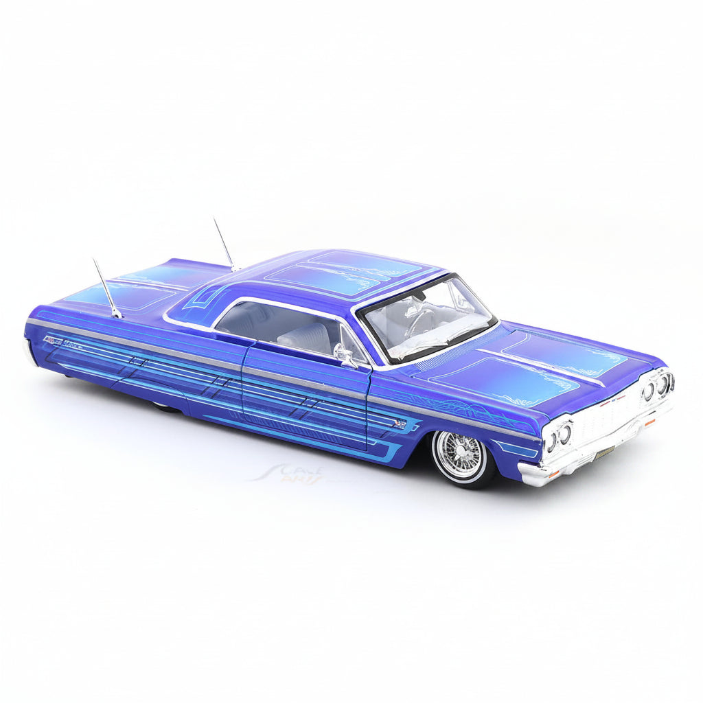 Maisto1964 Chevrolet Impala SS Custom Lowrider Blue 1:24 Scale Die-Cast Model Car with Acrylic Case