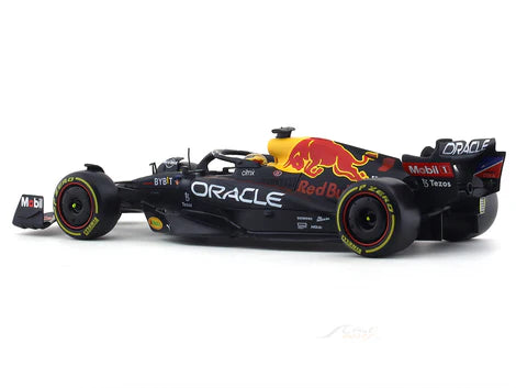 Bburago - 1 : 24 Diecast Scale Model - 2022 Red Bull RB18 #1 Max Verstappen