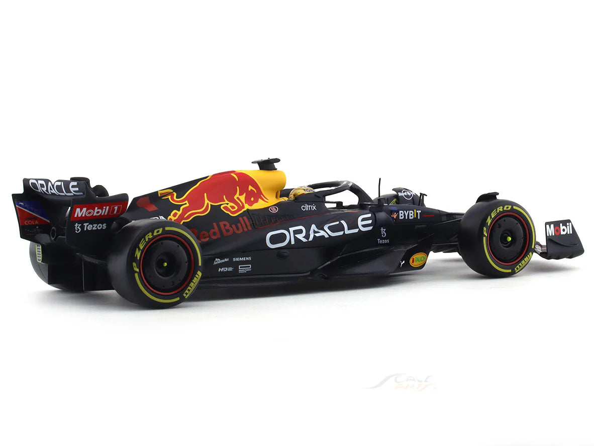 Bburago - 1 : 24 Diecast Scale Model - 2022 Red Bull RB18 #1 Max Verstappen