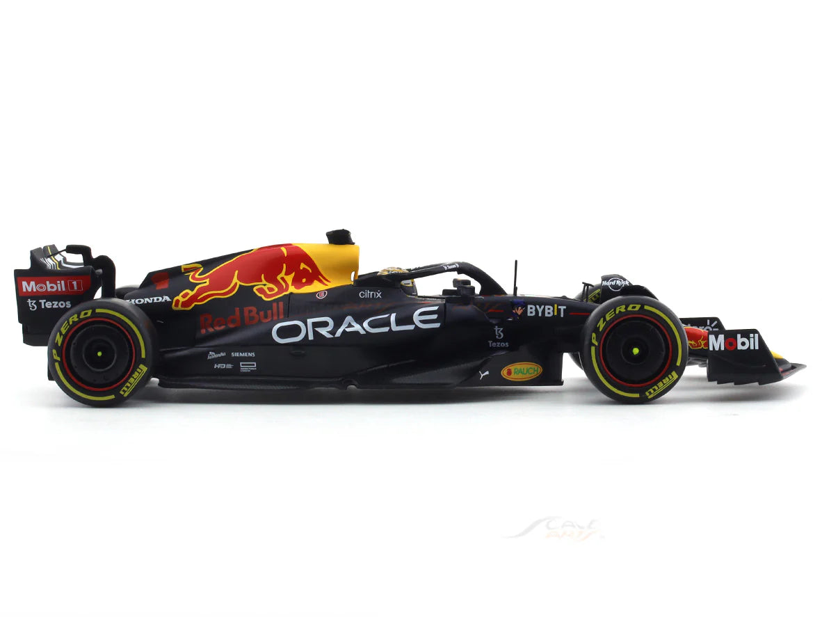 Bburago - 1 : 24 Diecast Scale Model - 2022 Red Bull RB18 #1 Max Verstappen