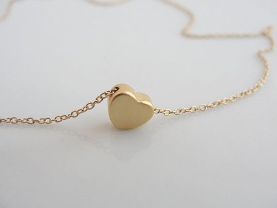 Queen Of Hearts Golden Necklace | Winni.in