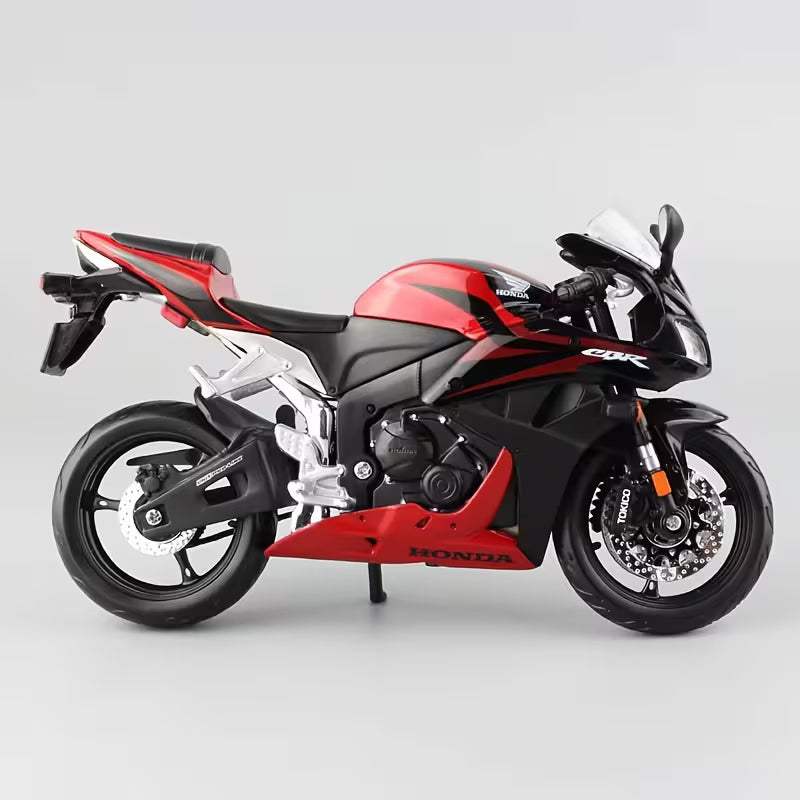 Maisto - 1 : 12 Diecast Scale Model - Official Licensed Product - Honda CBR600RR