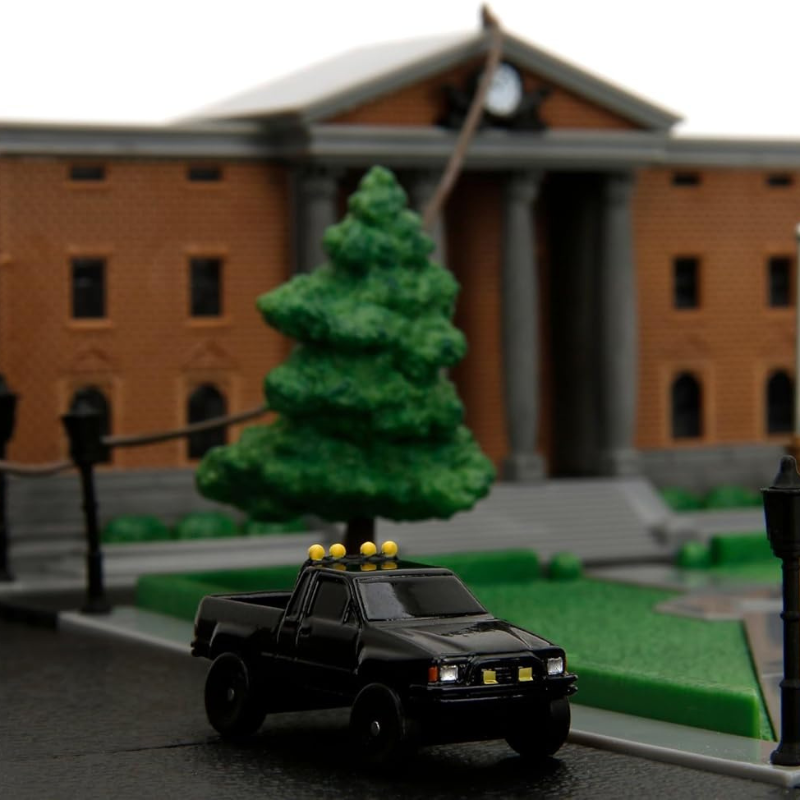 Jada Back to the Future Hill Valley Courthouse Nano Scene Diorama with 2 Nano Die-Cast Cars