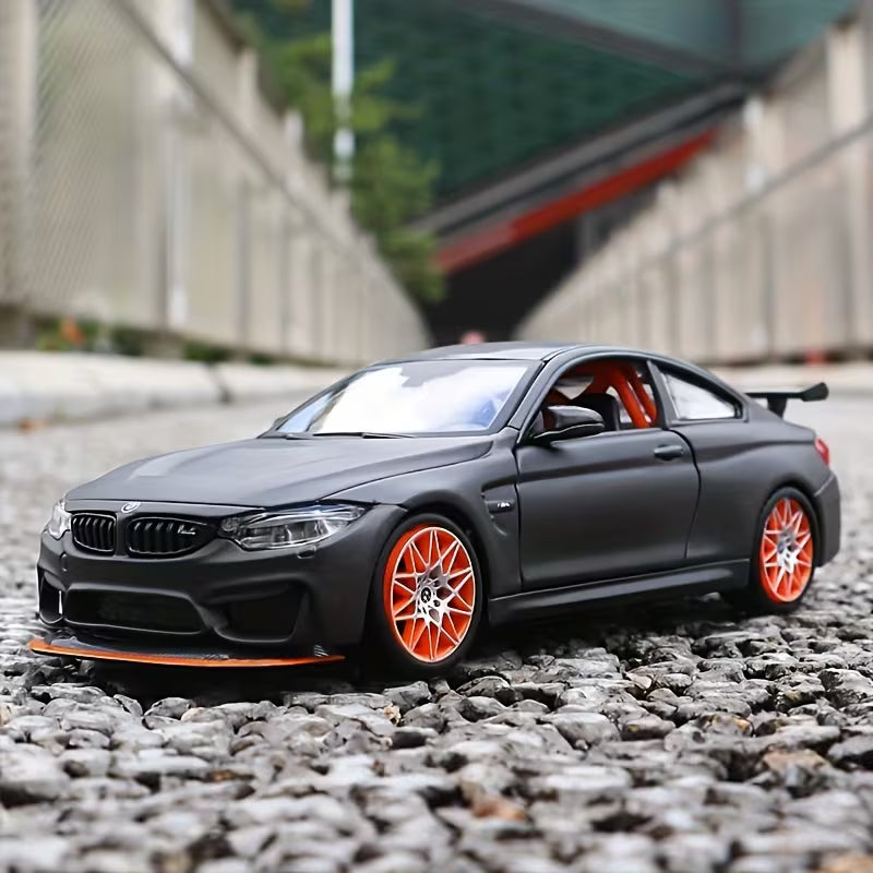 Maisto - 1 : 24 Diecast Scale Model - Collectors Collection - BMW M4 GTS - Official Licensed Product