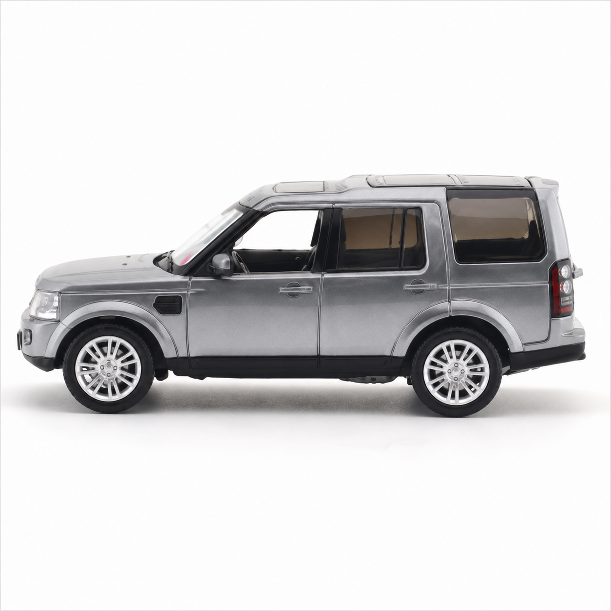 Whelart Land Rover Discovery Silver Edition 1:64 Die-Cast Model Car with Acrylic Display Case