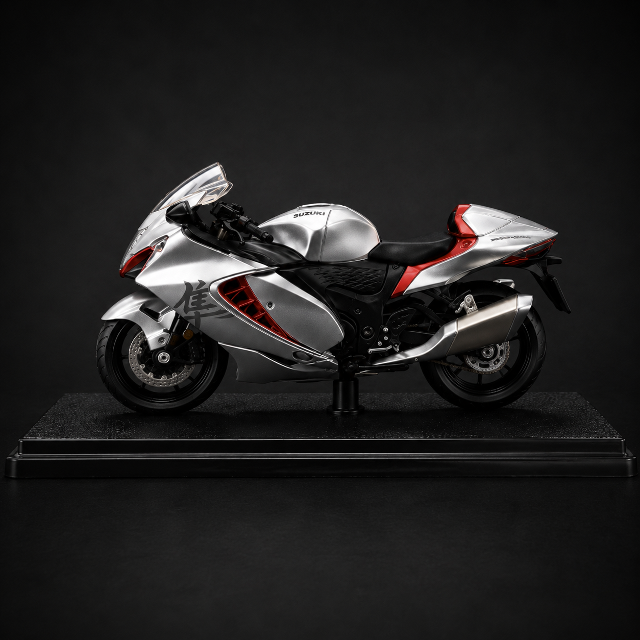 Suzuki Hayabusa GSX1300R Diecast Model – Classic Metallic Silver & Red 1:18 Scale Replica