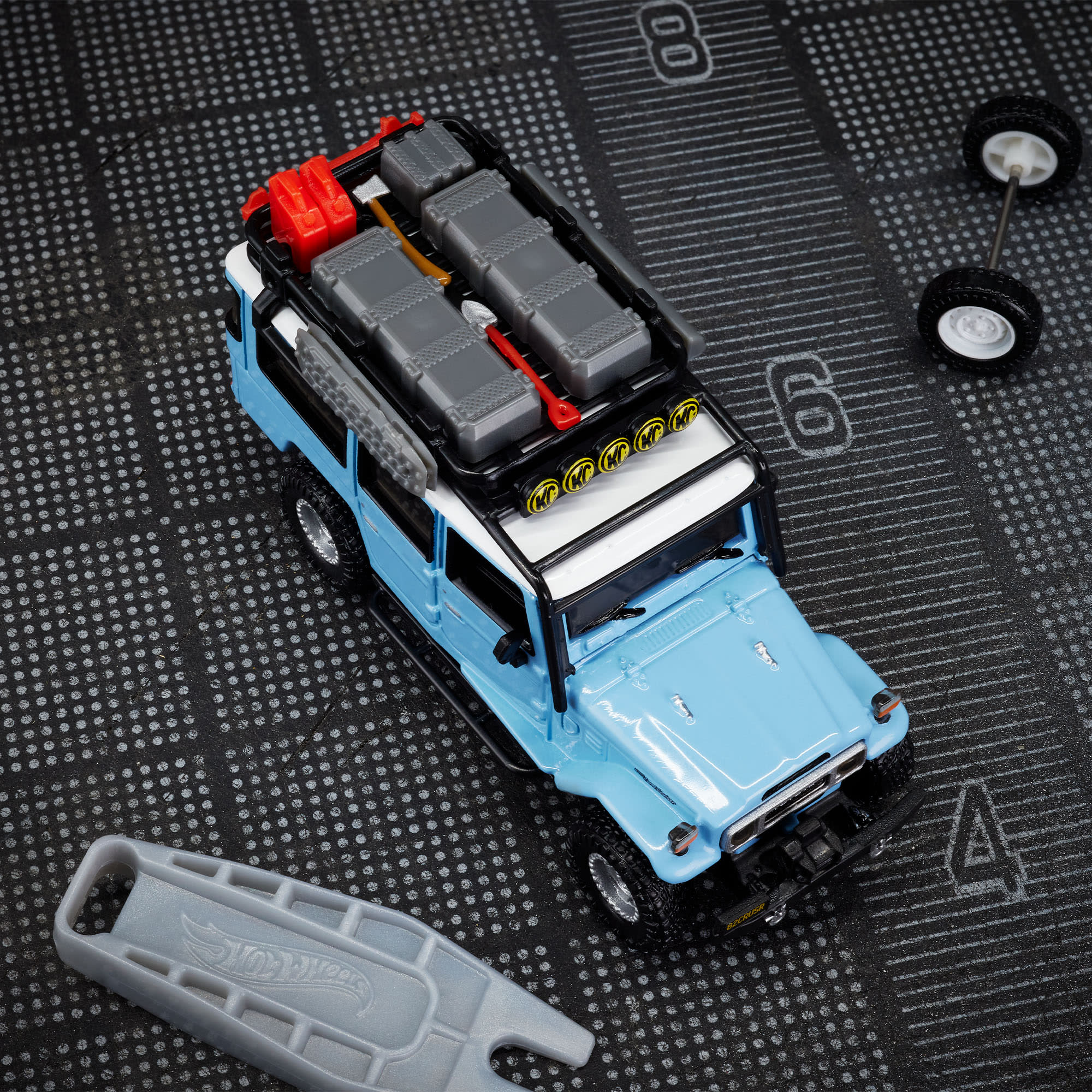Hot Wheels Elite 64 Mod Shop 1982 Custom Toyota Land Cruiser FJ45 Troopy – 1:64 Scale Die-Cast Model Car 