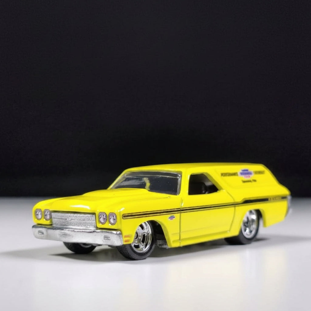 Hot Wheels Imported Premium Car Culture Fast Wagons '70 Chevelle SS Wagon 1:64 Die-Cast Model Car