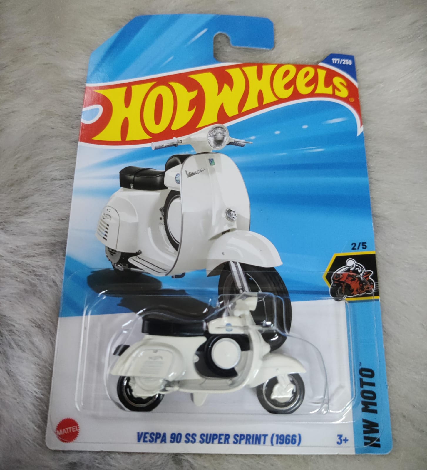 HOT WHEELS J and K Case 2025 - Vespa 90 SS Super Sprint (1996)