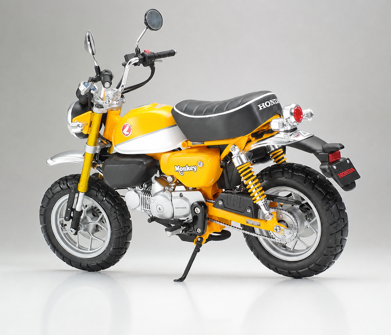 1/12 Honda Monkey 125 Scale Model Kit – Battery Operated Lights & Premium Detail