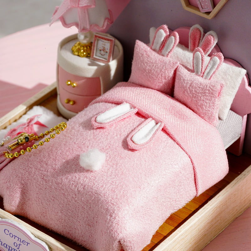 Cuteroom Diy Dollhouse - Corner of Happiness Series Miniature Kit - Crushing Moment
