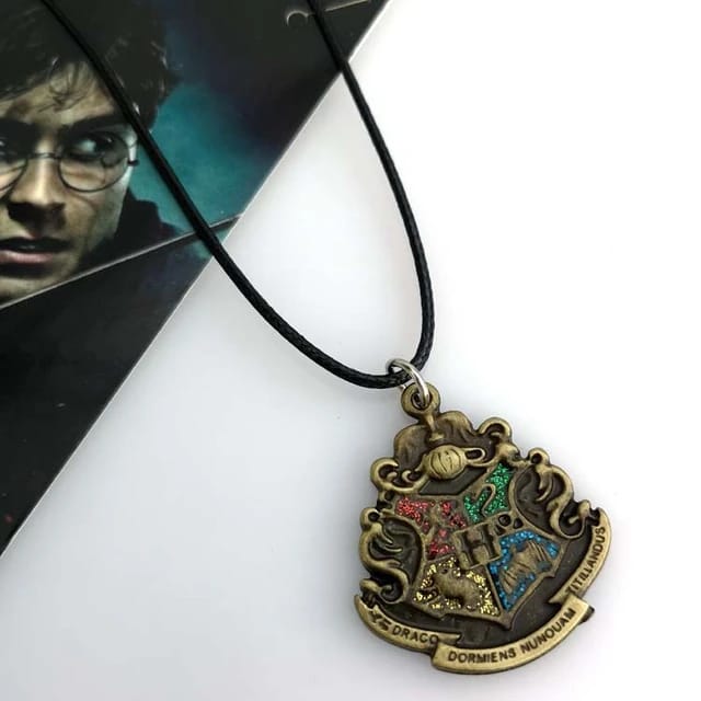 Harry Potter Accesory - Set of 2 -Hogwarts Crest Ring and Neckpiece ...