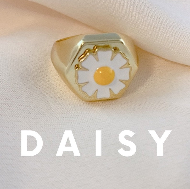 Daisy Signet Ring