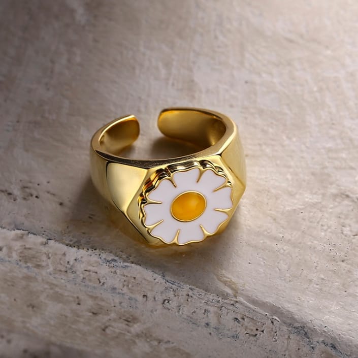 Daisy Signet Ring