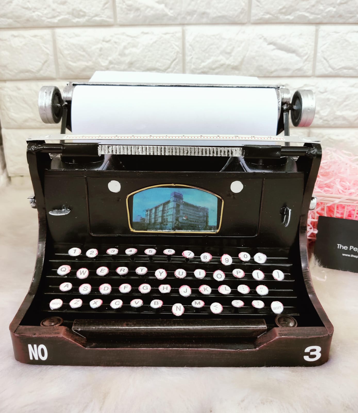 Retro Typewriter Collectable Show Piece (No Cod Allowed On This Product) - Prepaid Orders Only