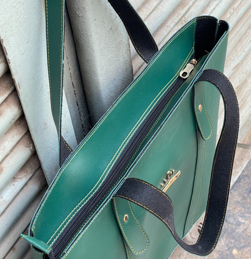 Personalised Tote Bags With Zip ( No Cod on personalised Orders ) - Prepaid Orders Only