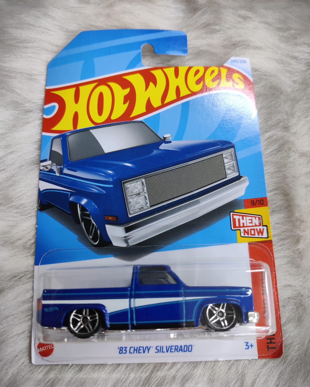 Hot Wheels 2022 HW Hot Trucks #7/10 83 Chevy Silverado #114 in Green w/Protector Hot Wheels 2022 HW Hot Trucks #7/10 83 Chevy Silverado #114 in Green w/Protector