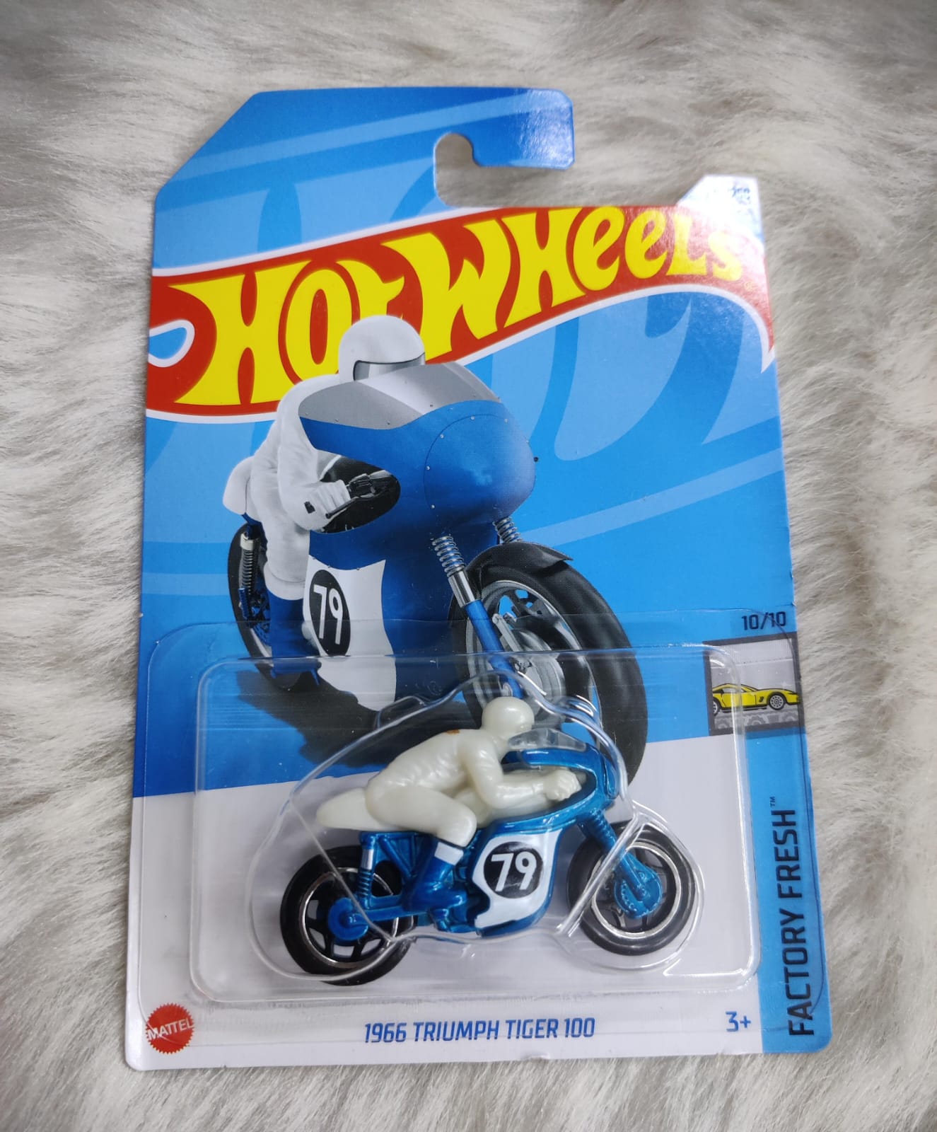 Hot Wheels 1966 Triumph Tiger 100 Vehicle Exclusive Collection