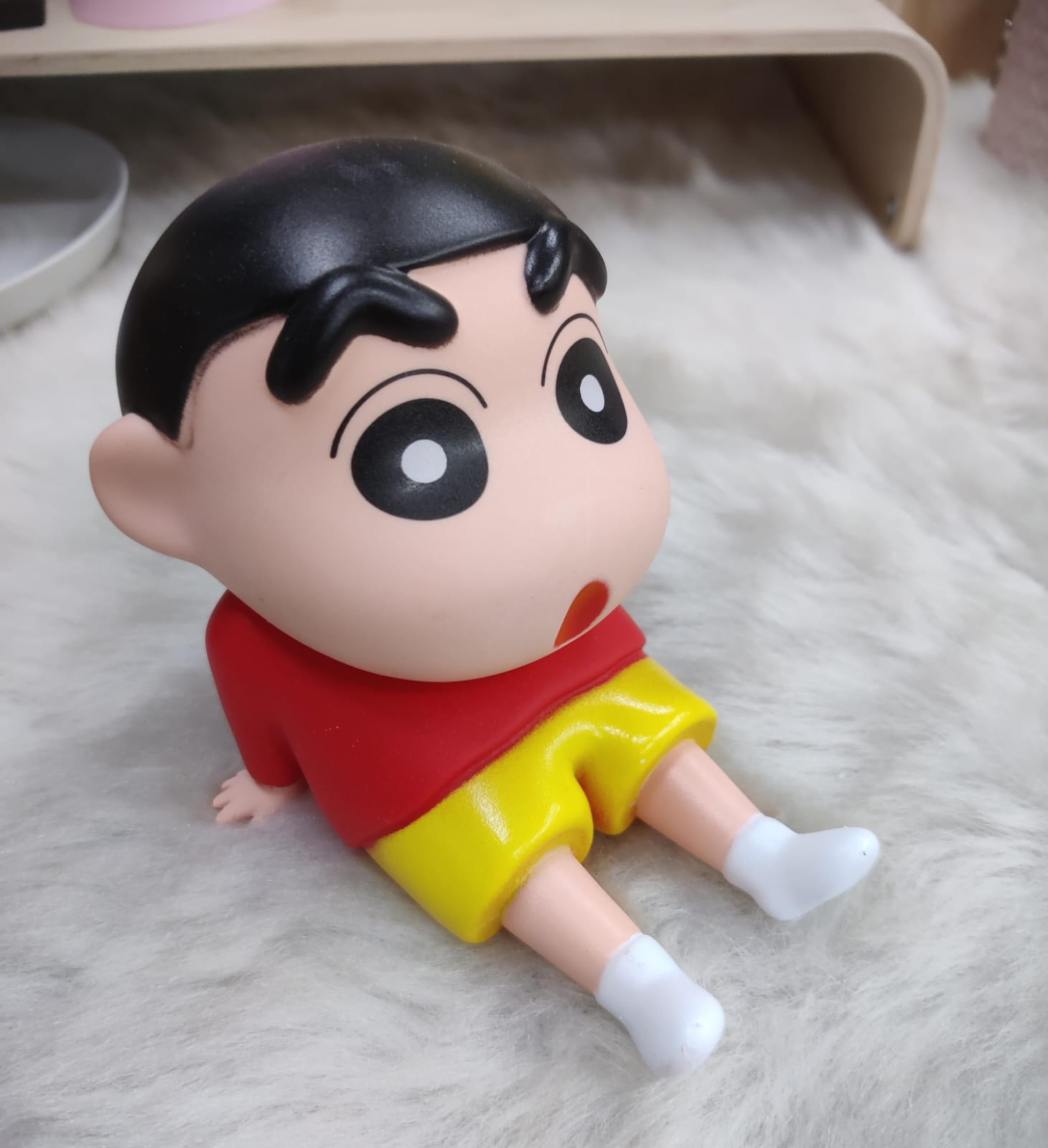 Shinchan Self-Sitting Mobile Stand - Red