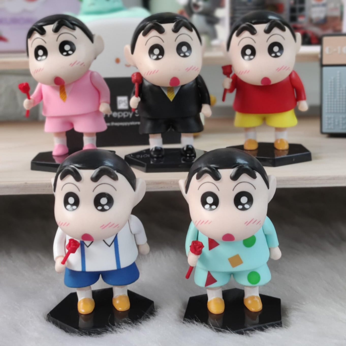 Shinchan Holding Rose Figures (Select From Drop Down Menu)