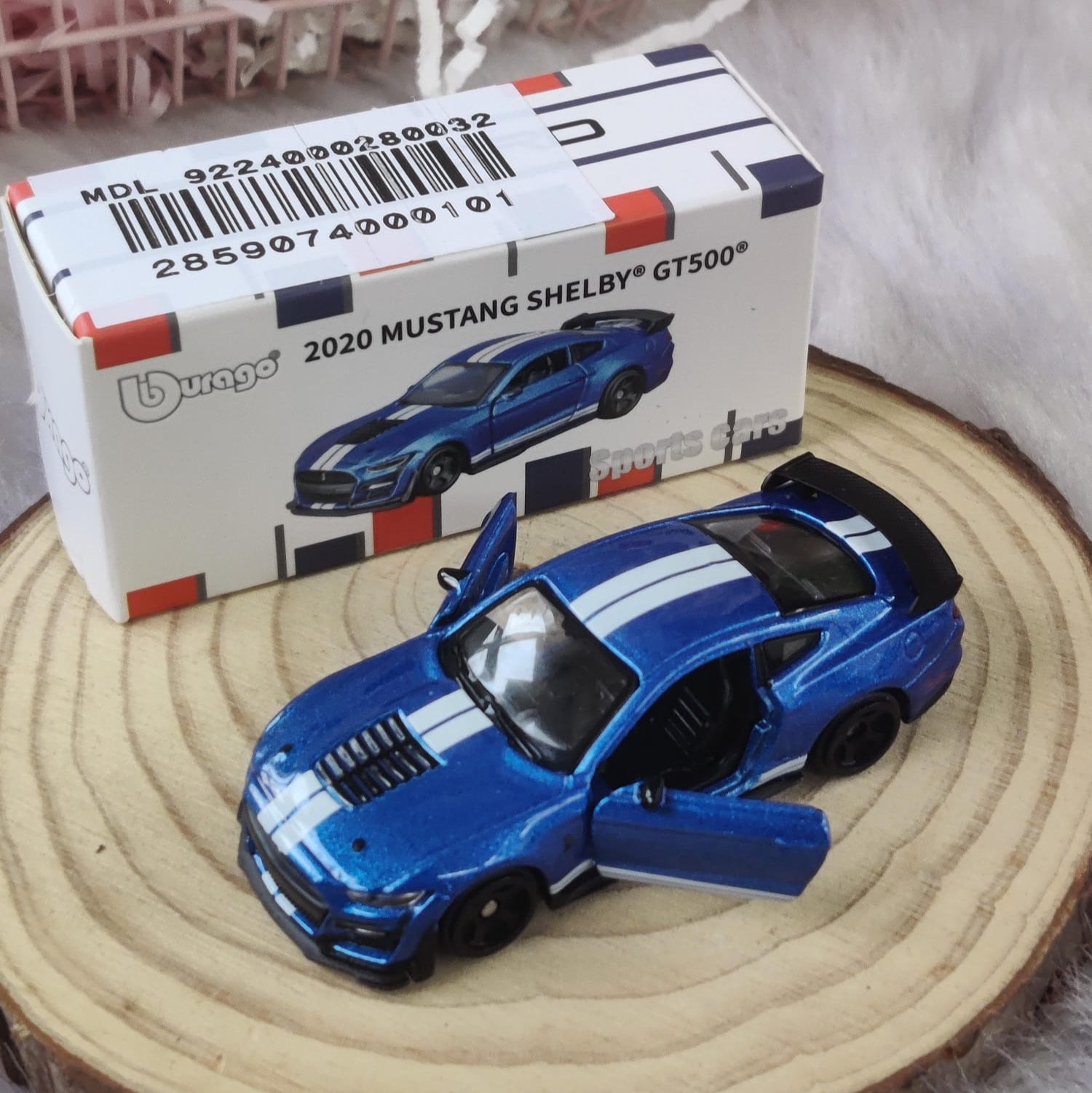 Official Bburago 2020 Mustang Shelby GT500 - 1 : 64 Diecast Scale Model