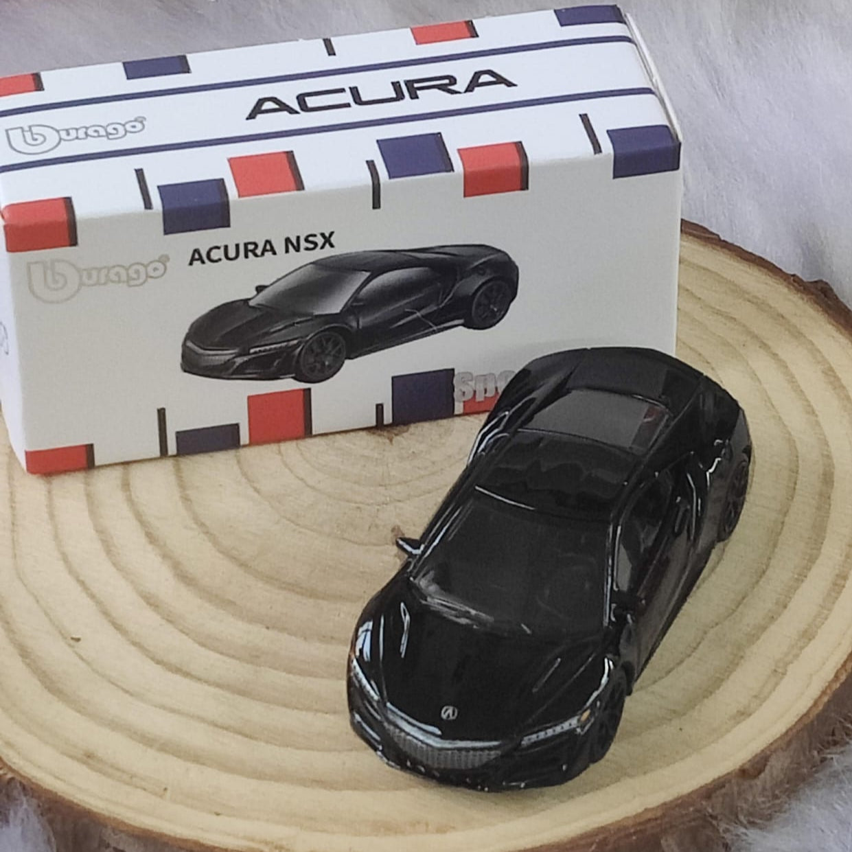 Official Bburago Acura Nsx - 1 : 64 Diecast Scale Model