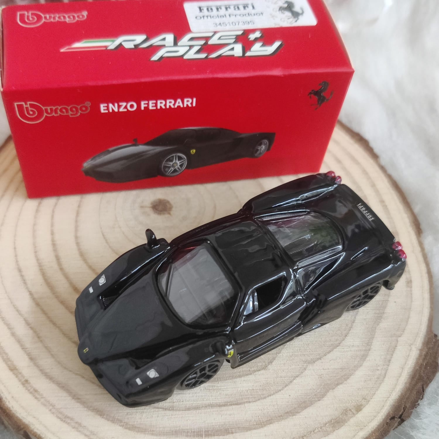 Official Bburago Enzo Ferrari - 1 : 64 Diecast Scale Model