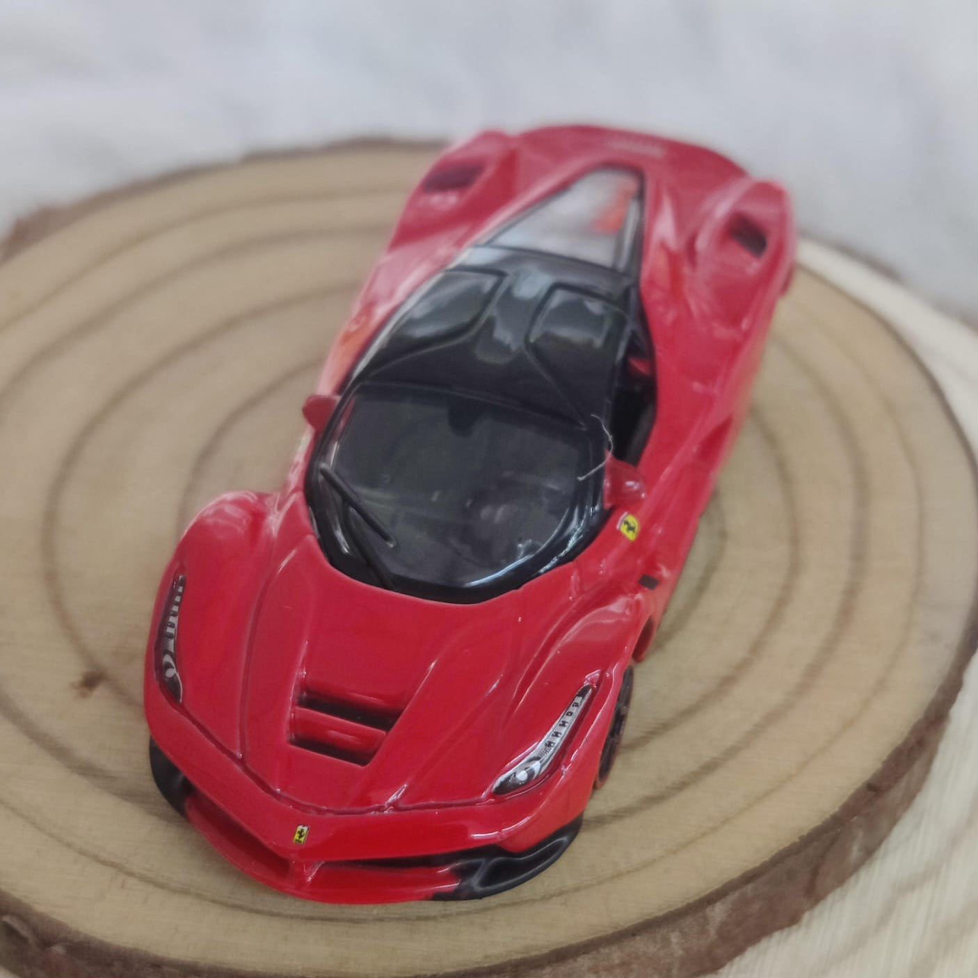 Official Bburago Laferrari - 1 : 64 Diecast Scale Model