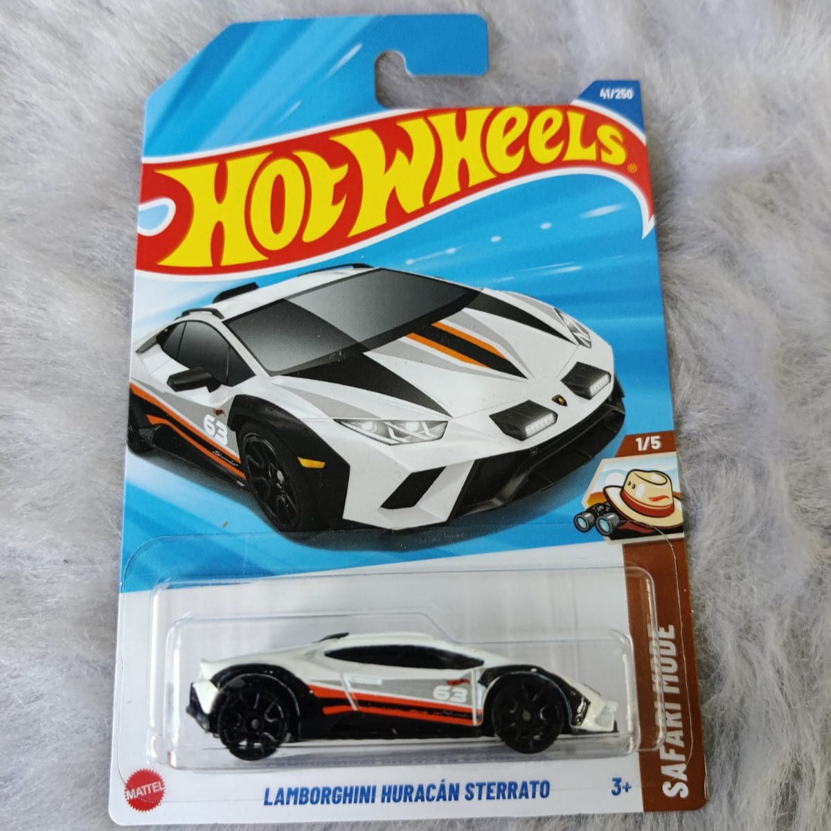 Hot Wheels Imported Lamborghini Huracan Sterrato Vehicle Exclusive Collection 2025 C and D Case