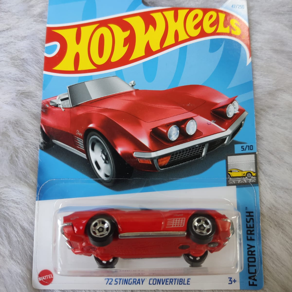 Hot Wheels Imported '72 Stingray Convertible Vehicle Exclusive Collection