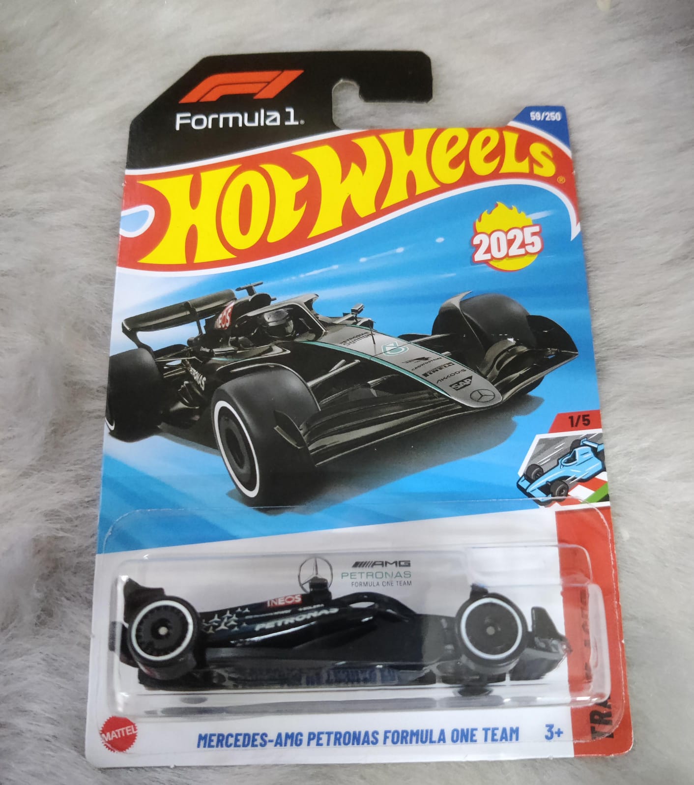 Hot Wheels J and K case 2025 Mercedes-AMG-Petronas Formula One Team