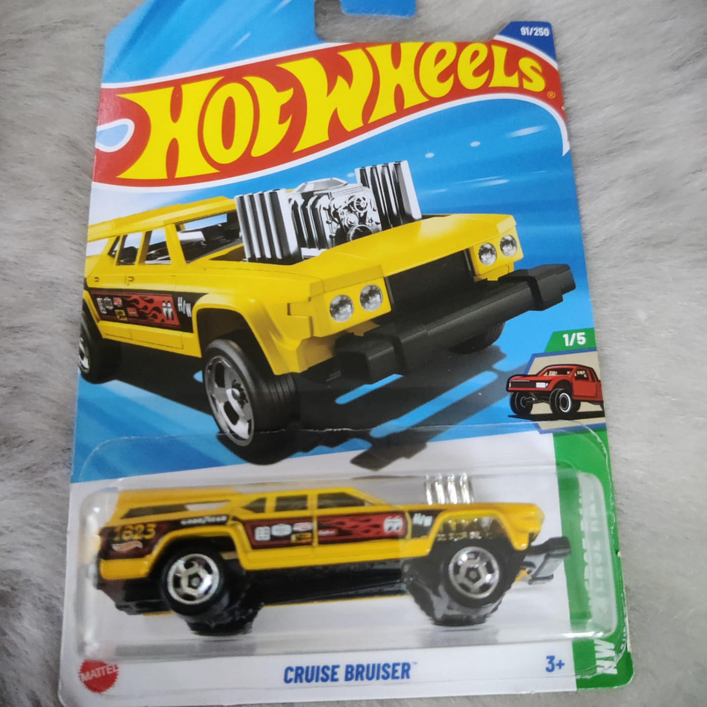 Hot Wheels Imported 2025 J and K Case Vehicle Exclusive Collection - Cruise Bruiser