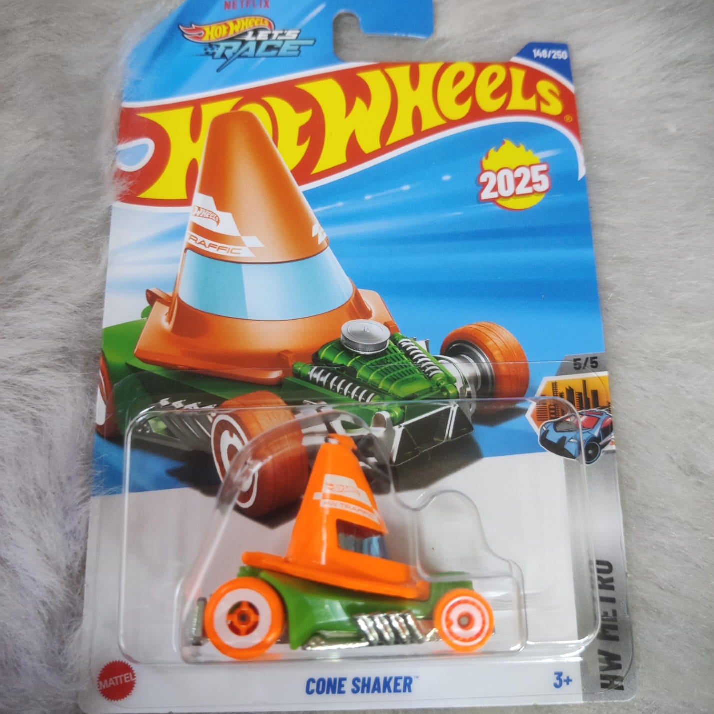 Hot Wheels Imported 2025 J and K Case Vehicle Exclusive Collection - Cone Shaker