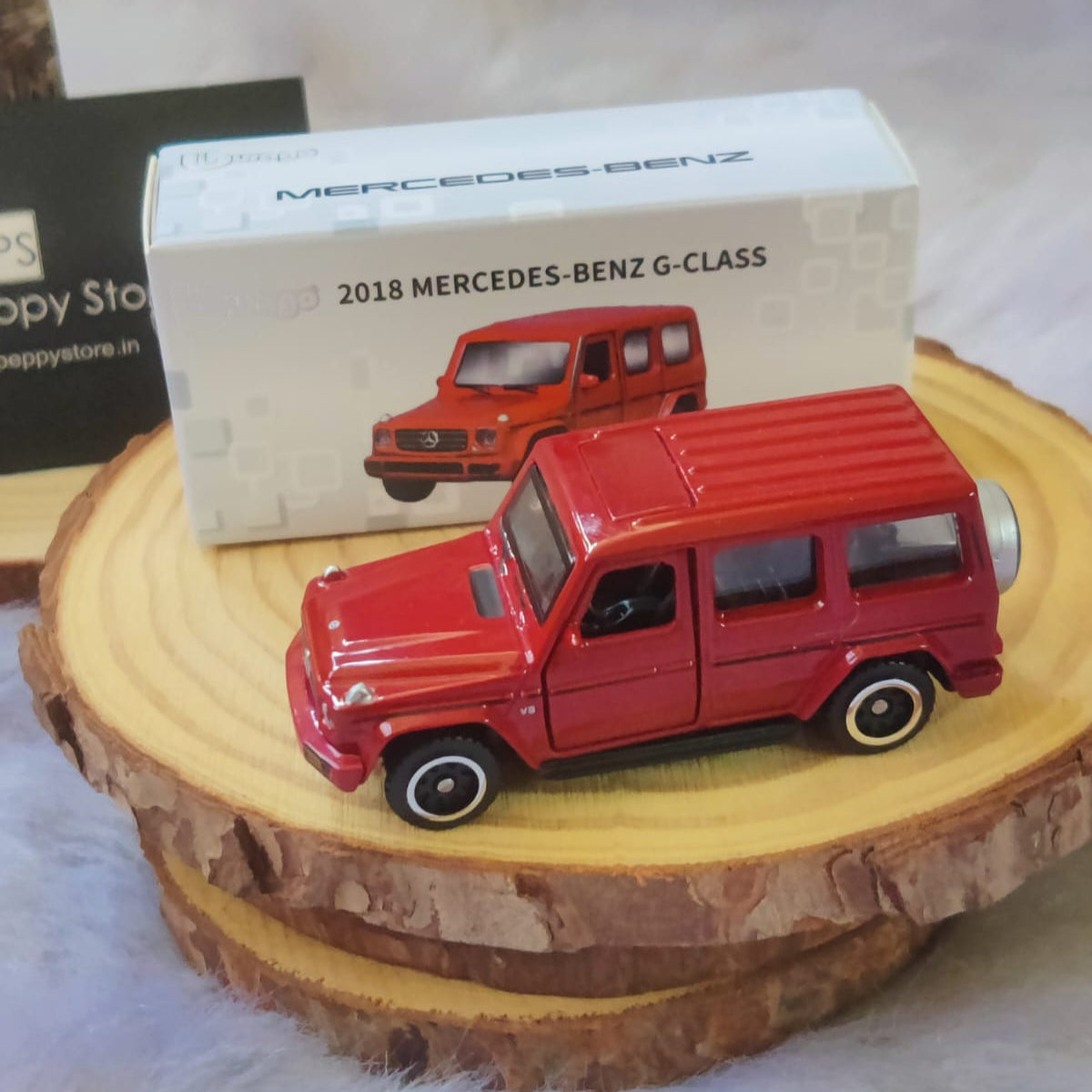 Official Bburago 2018 Mercedes Benz G-Class - 1 : 64 Diecast Scale Model
