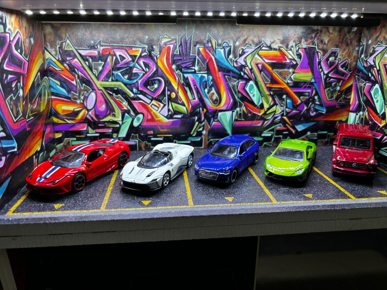 Graffiti Diorama Stack Miniature Car Showroom Decor Diecast Organizers With Lights for 1:24, 1:43 & 1:64 Models