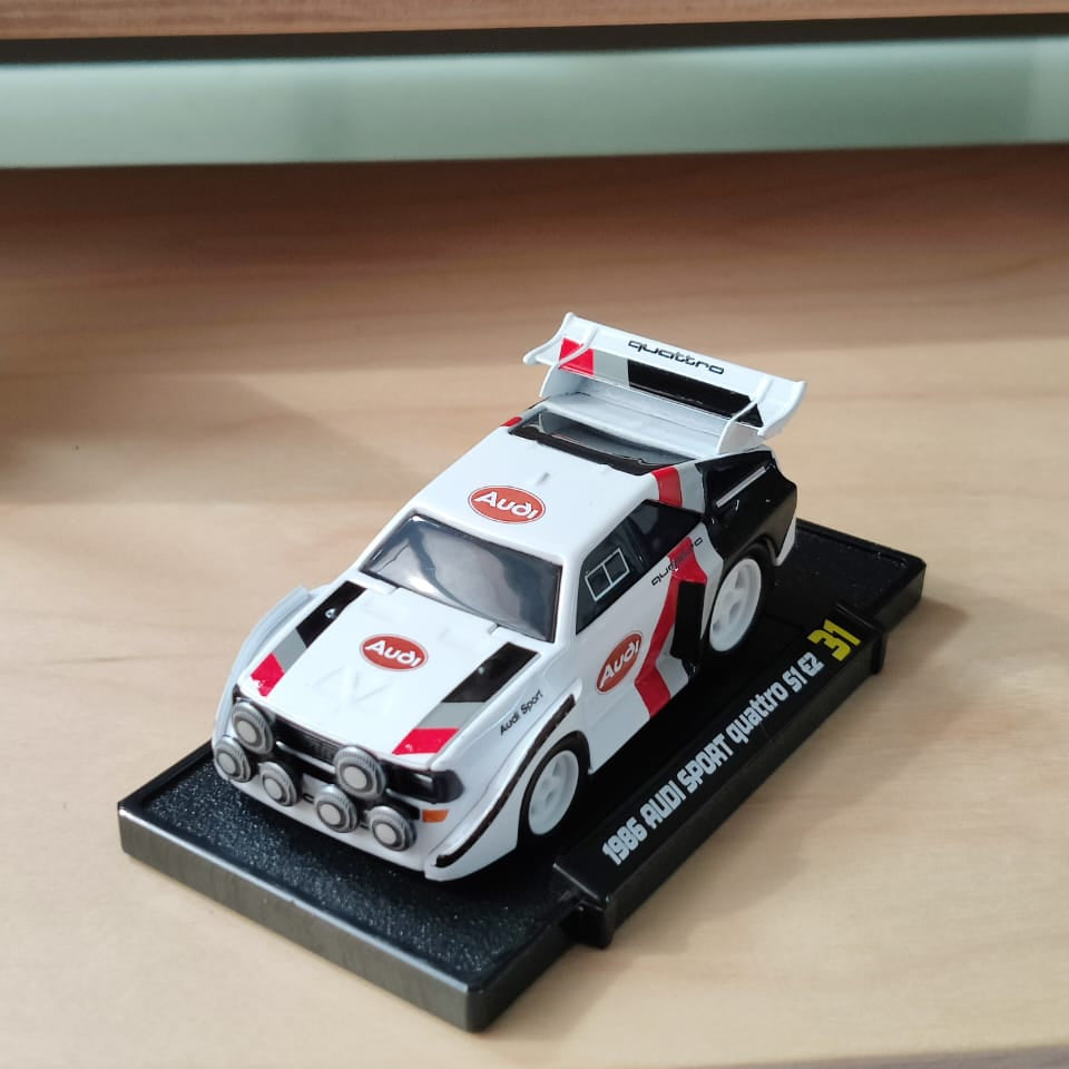 Maisto Official Licensed - Muscle Machines 1 : 64 Collection Diecast Scale Model - 1986 Audi Sport Quattro S1 E32 31