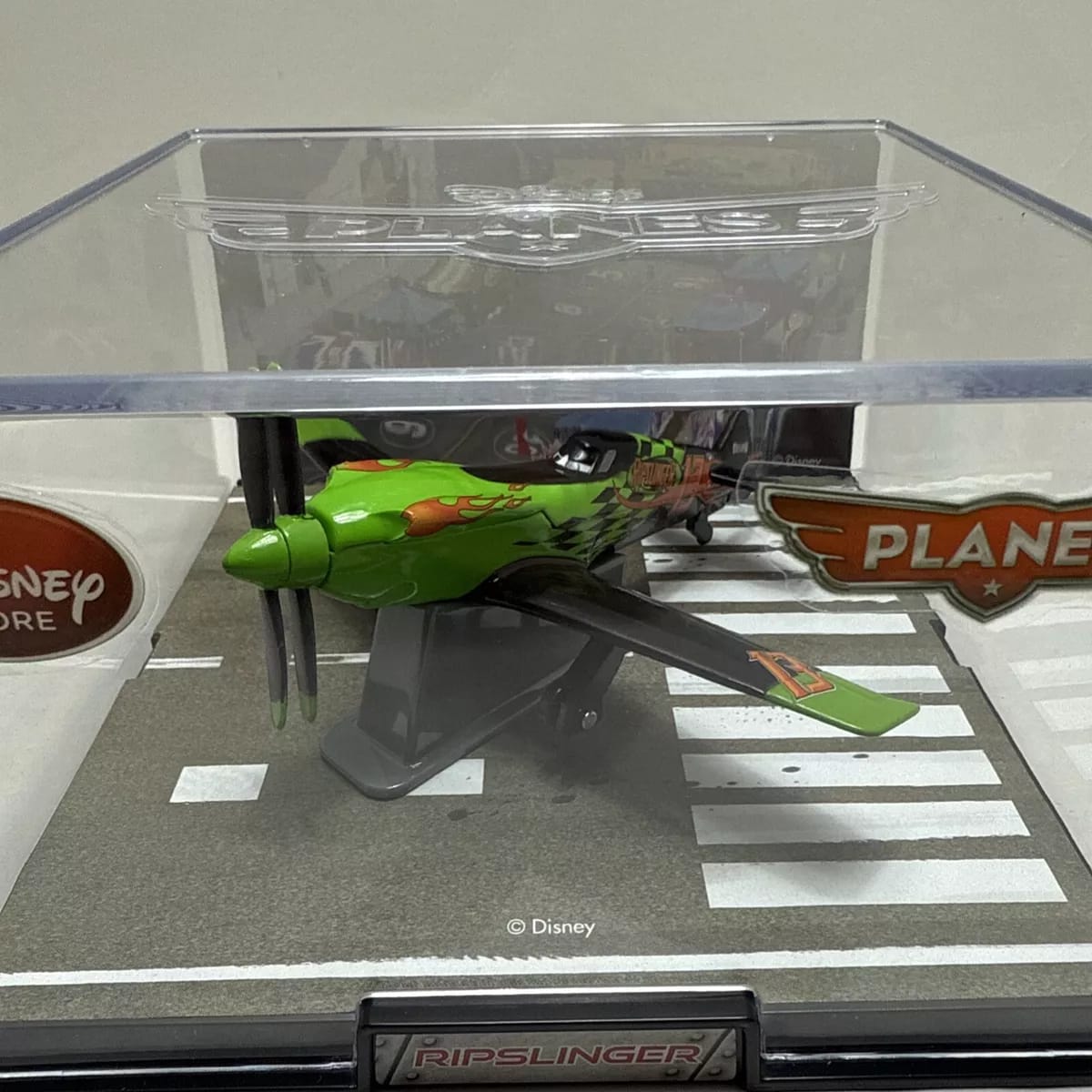Disney Planes - Ripslinger - Scale 1 : 43 Die Cast Plane Wih Acrylic Case