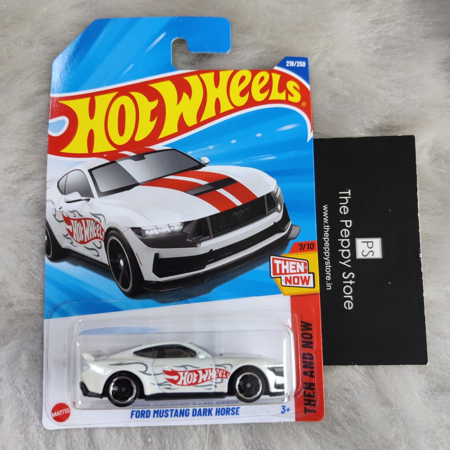 Hot Wheels 2025 L and M Case Vehicle Exclusive Collection - Ford Mustang Dark Horse