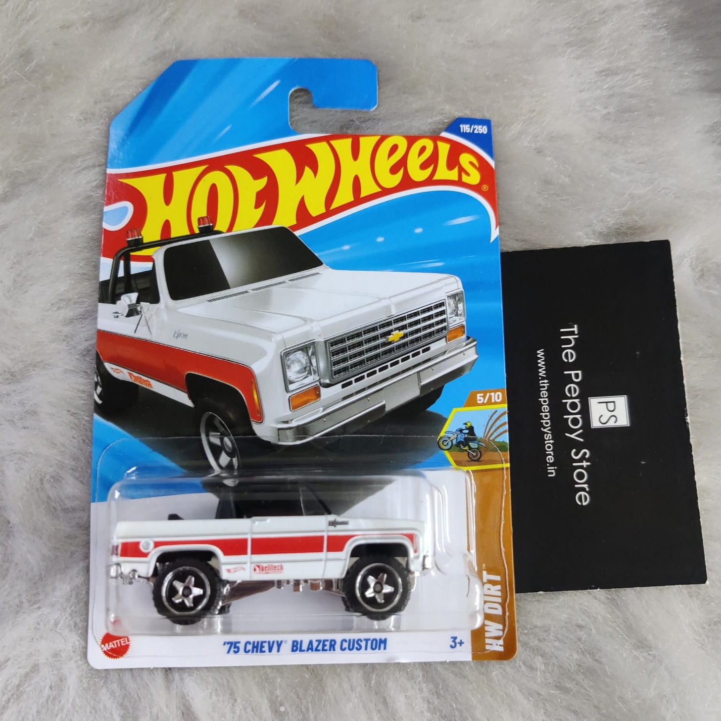 Hot Wheels 2025 L and M Case Vehicle Exclusive Collection - '75 Chevy Blazer Custom