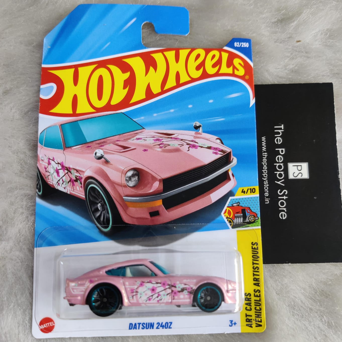 Hot Wheels 2025 L and M Case Vehicle Exclusive Collection -  Datsun 240Z