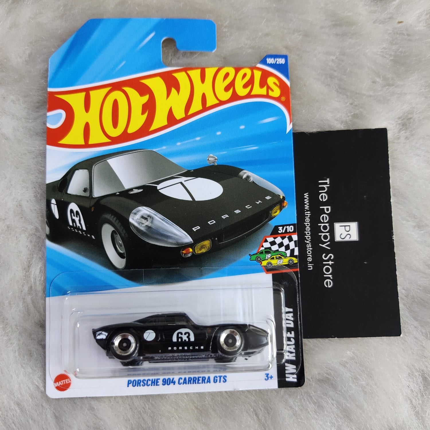 Hot Wheels 2025 L and M Case Vehicle Exclusive Collection - Porsche 904 Carrera GTS